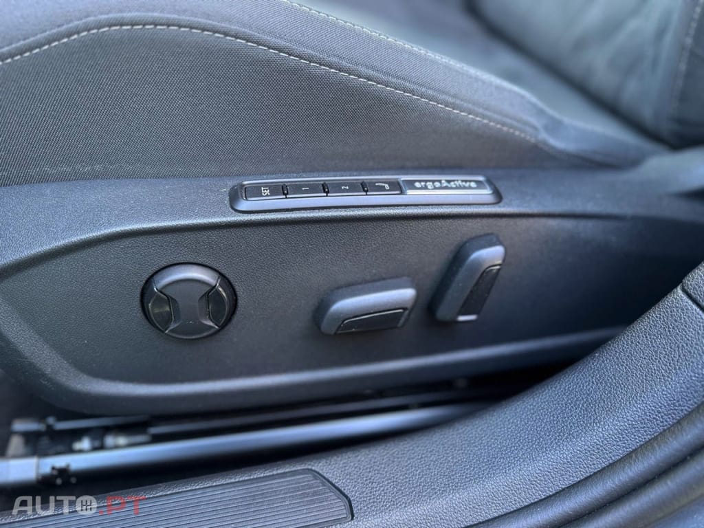 Volkswagen Golf 1.4 eHybrid OPF DSG Style