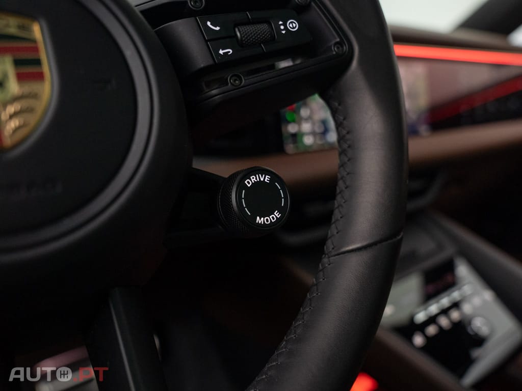 Porsche Macan Electric 4