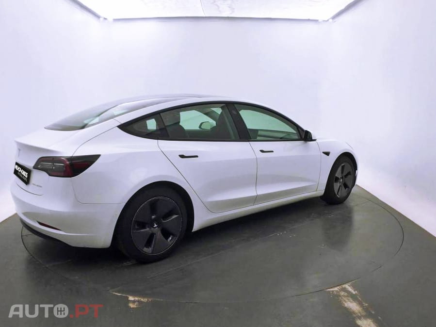 Tesla Model 3 Long-Range Dual Motor AWD