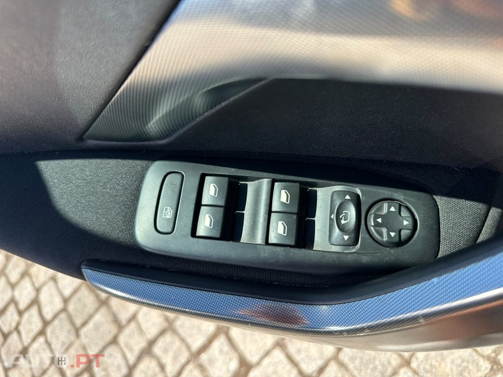 Peugeot 2008 1.6 BlueHDi Allure
