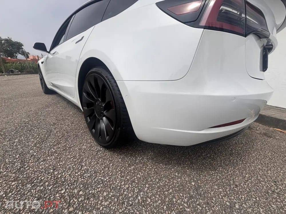 Tesla Model 3 Long Range AWD Dual Motor Performance