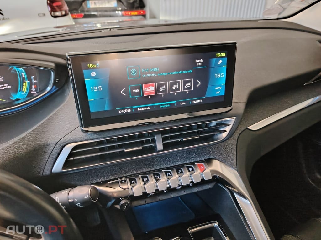 Peugeot 3008 Plug-In Hybrid 225 e-EAT8 Allure Pack