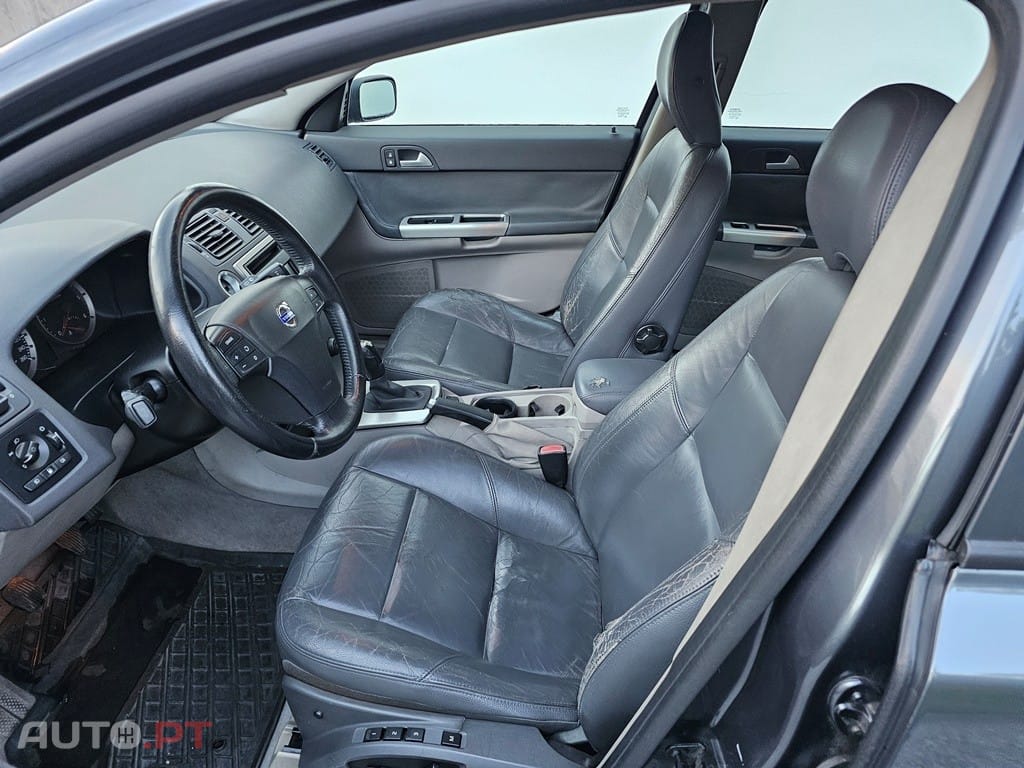 Volvo V50 2.0 D Nível 1 17
