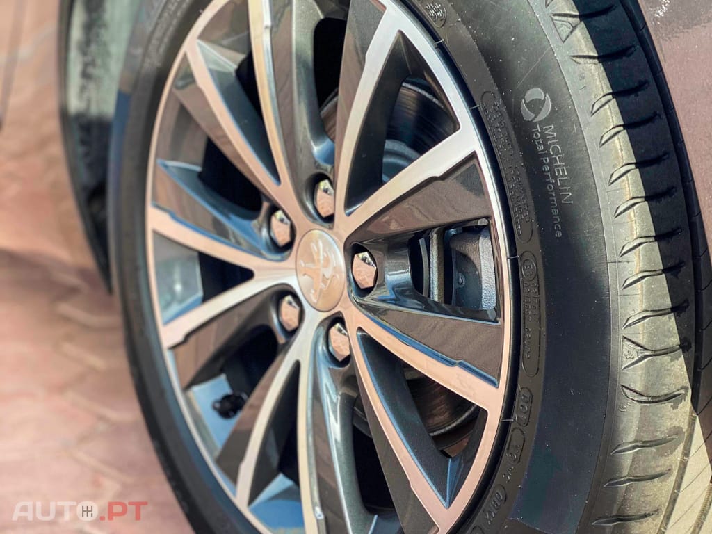 Peugeot 308 1.6 e-HDi Allure J17