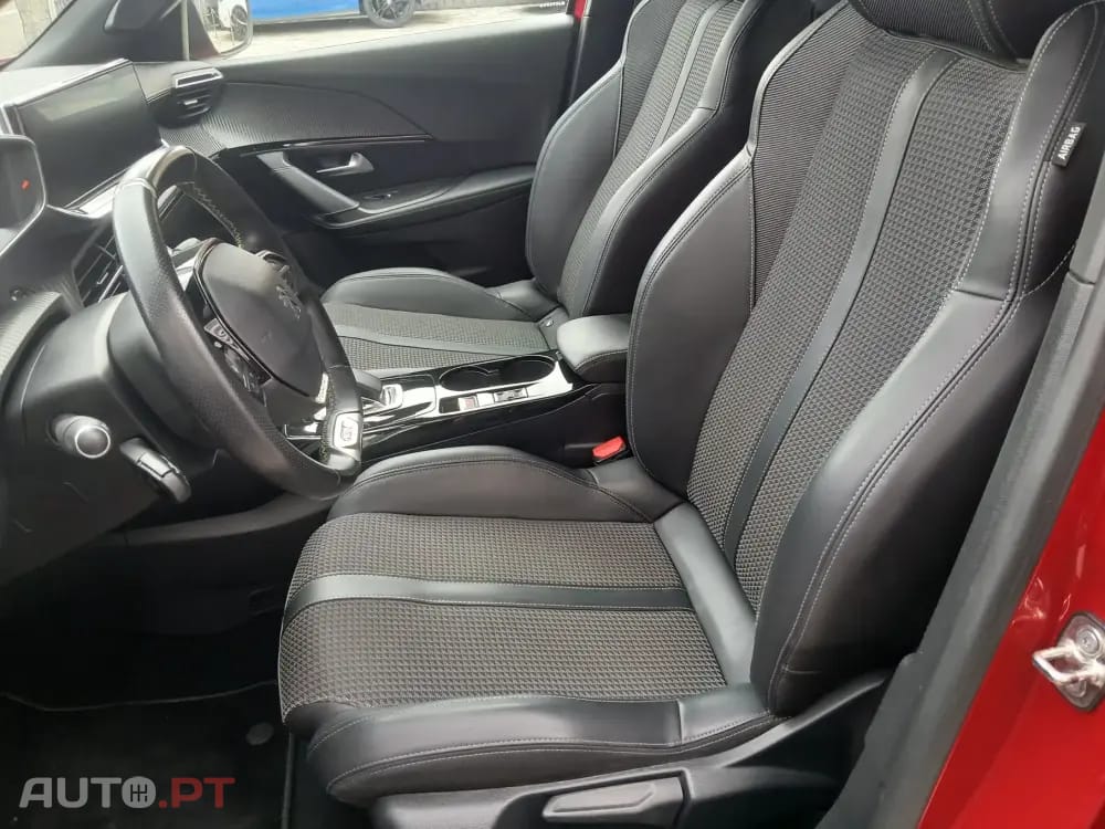 Peugeot E-2008 GT