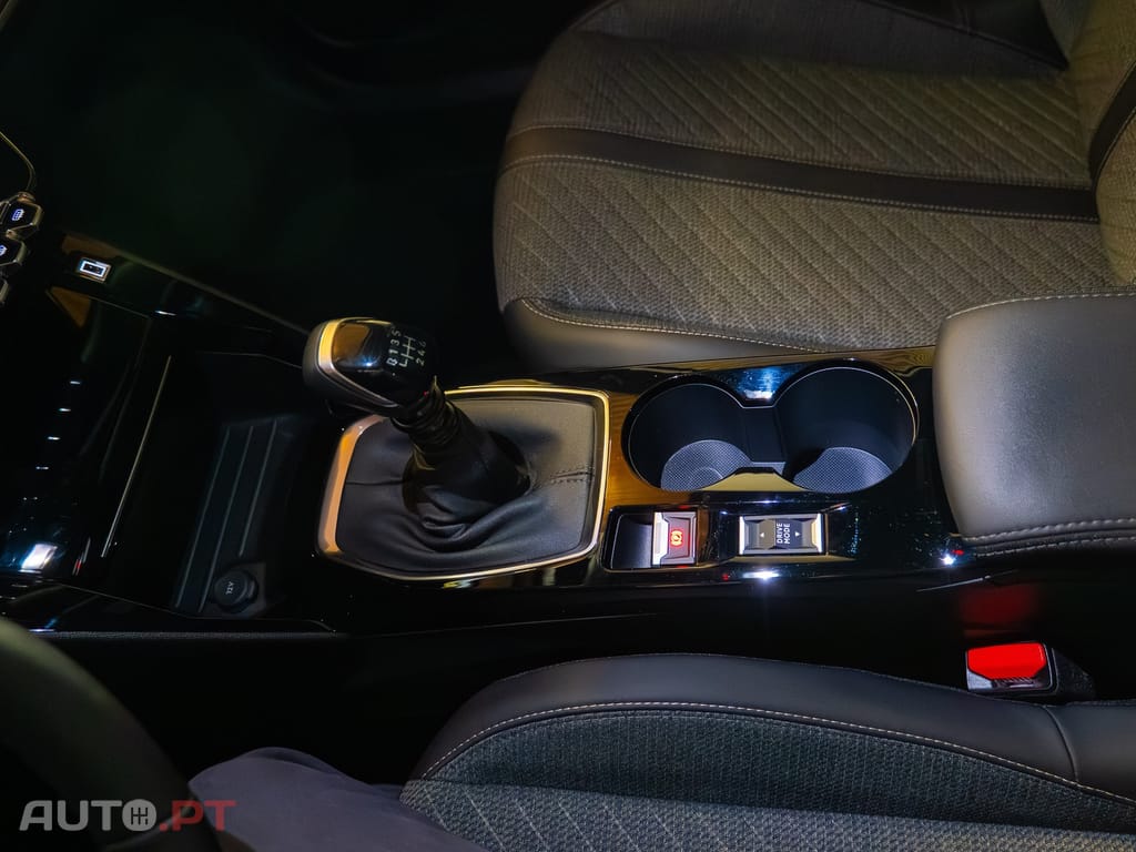 Peugeot 2008 1.2 PureTech Allure