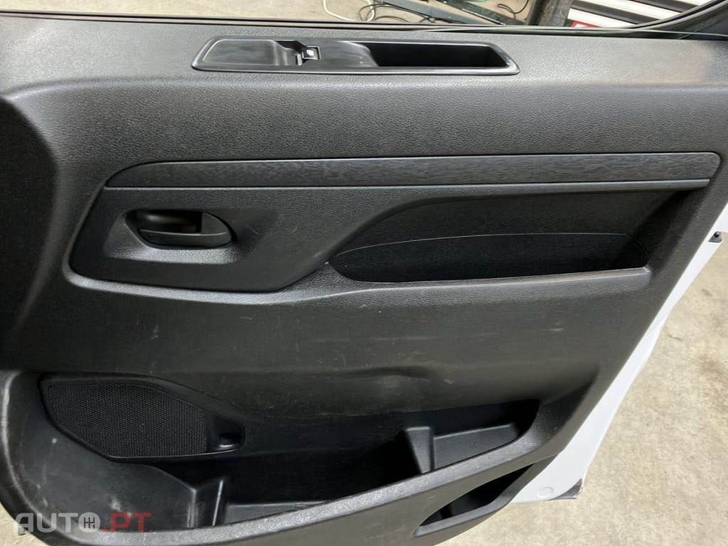 Peugeot Expert 75 kWh Standard