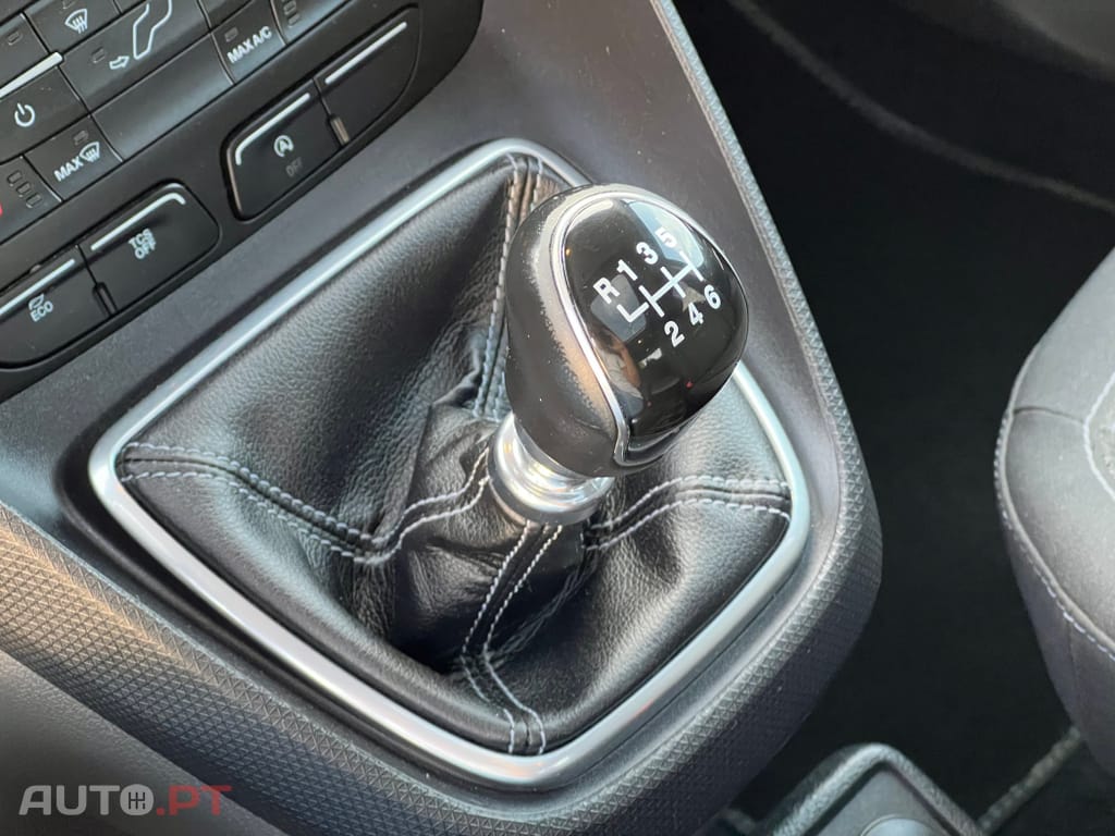 Ford Tourneo 1.5 TDCi Titanium