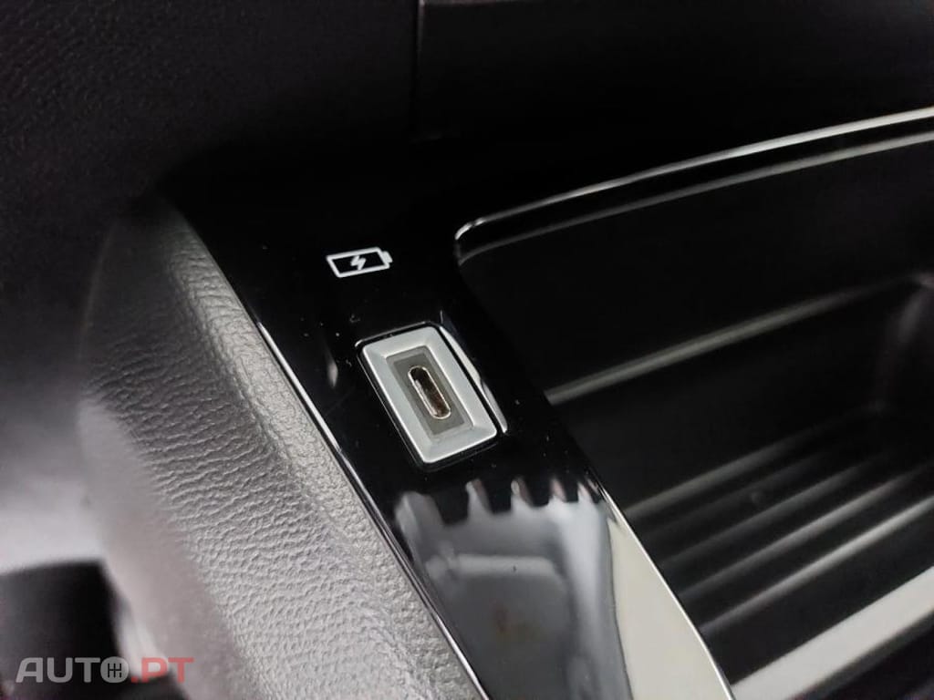 Peugeot E-208 50 kWh Active