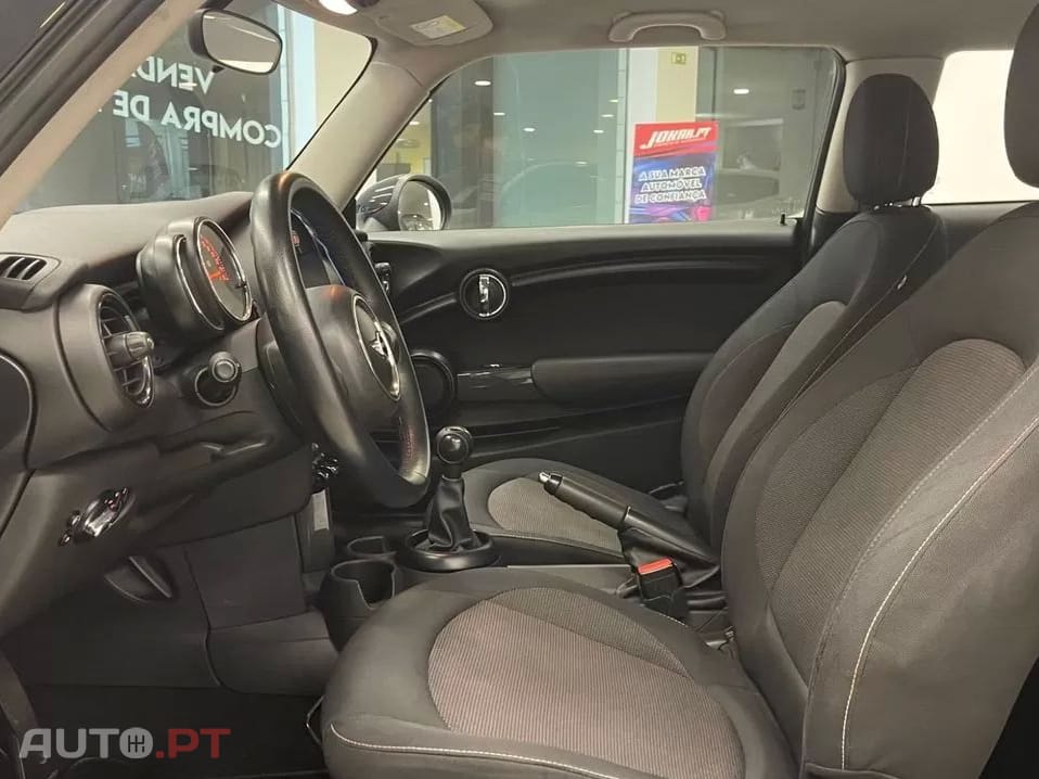 MINI One D - GPS/BLACK DETAILS