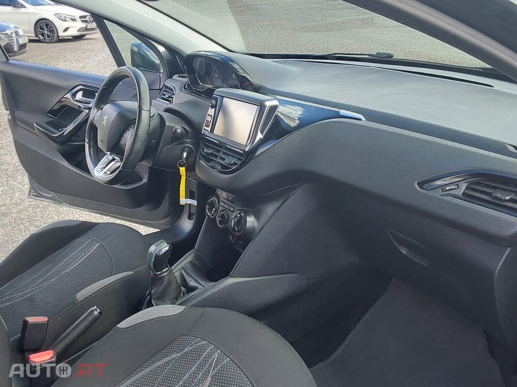 Peugeot 208 1.4 HDi Active