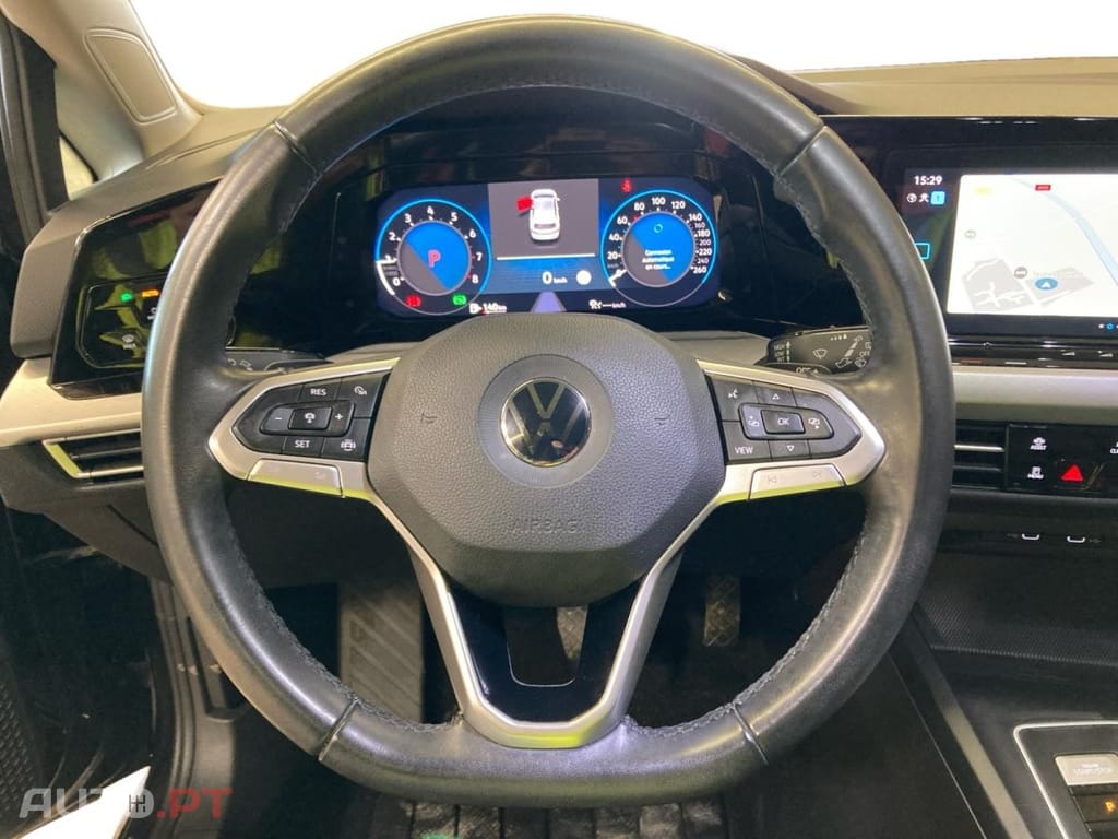 Volkswagen Golf 1.0 eTSI OPF Life Business DSG7