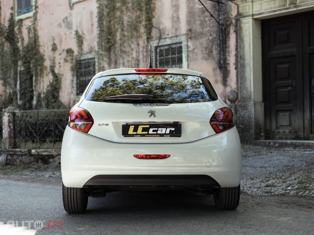 Peugeot 208 1.2 PureTech Signature