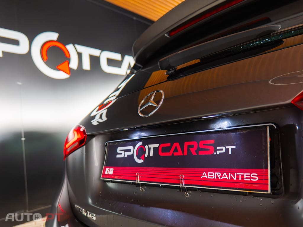 Mercedes-Benz A 35 AMG 4Matic Speedshift DCT 7G