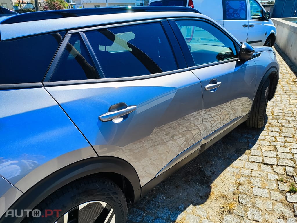 Peugeot E-2008 Allure 54kwh