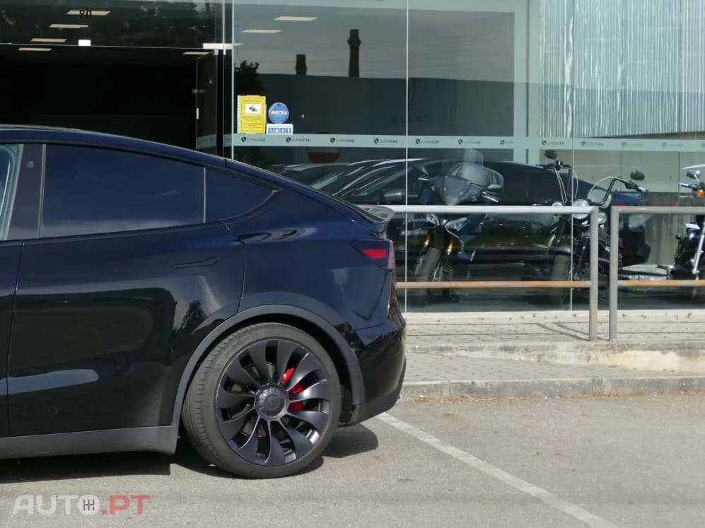 Tesla Model Y Performance Tração Integral