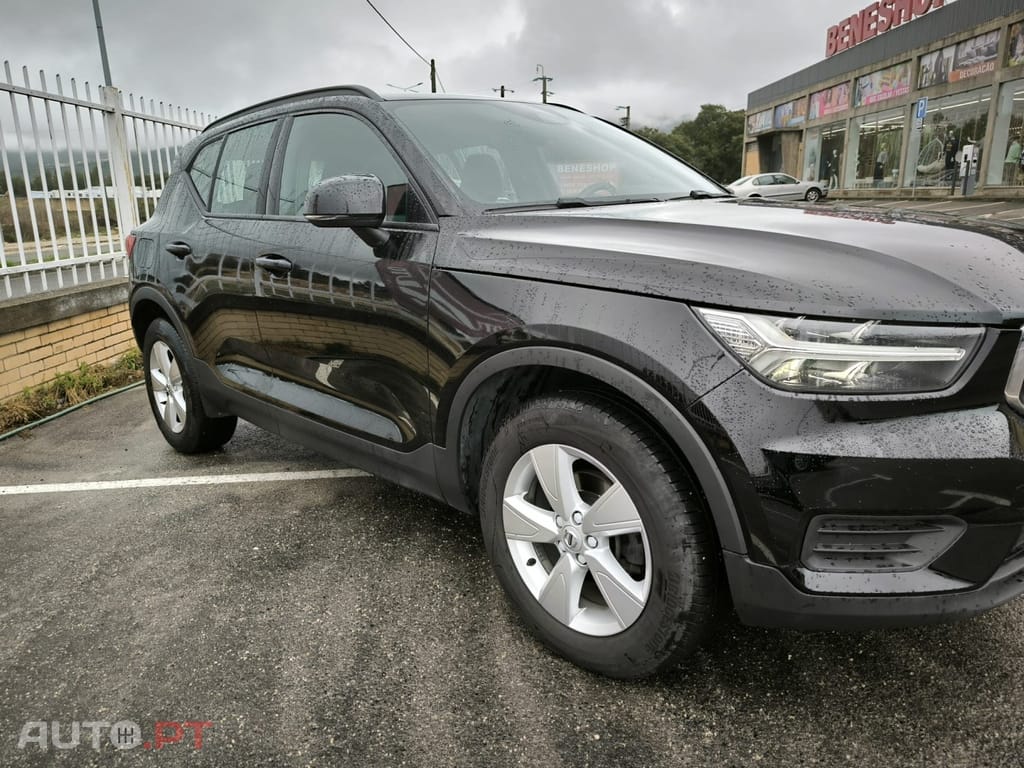 Volvo XC40 1.5 T2 Momentum Core