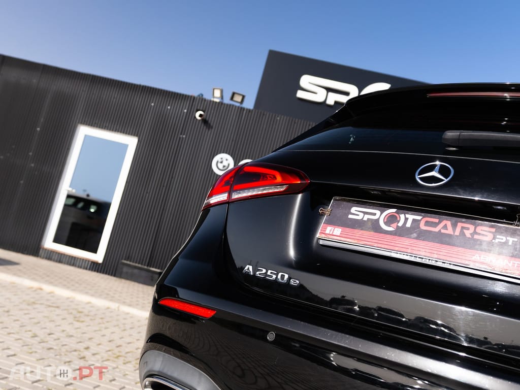 Mercedes-Benz A 250 e AMG Line