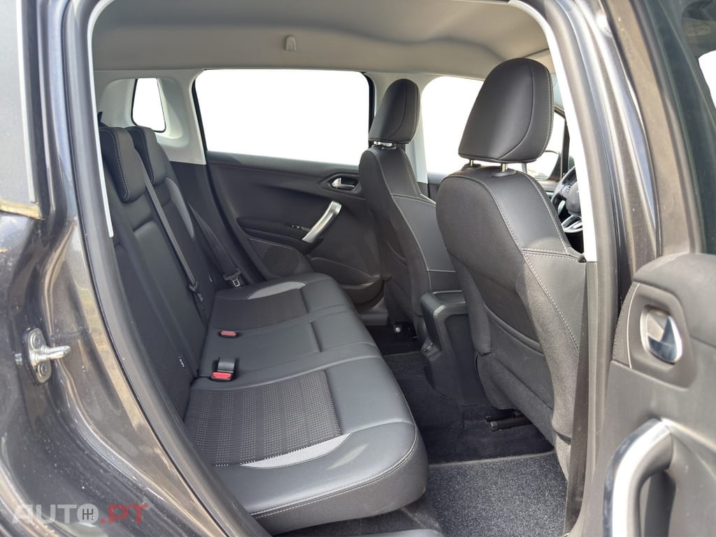 Peugeot 2008 1.2 PureTech Allure EAT6