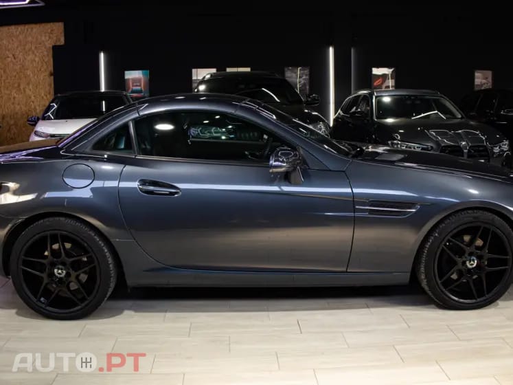 Mercedes-Benz SLK 200 Outro