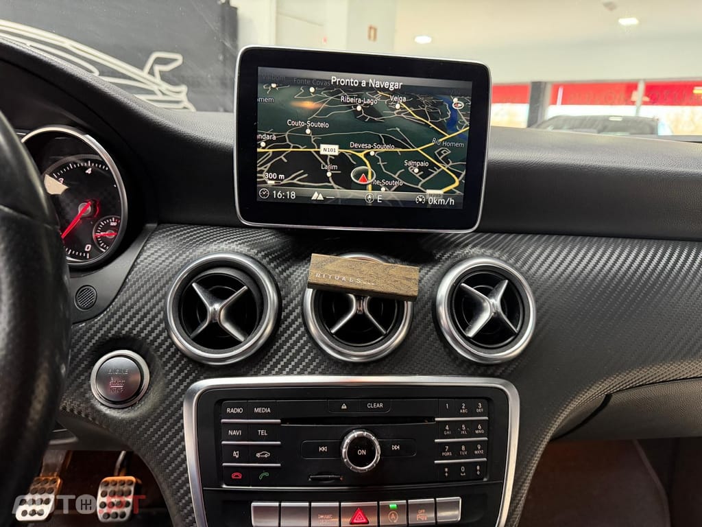 Mercedes-Benz A 180 d AMG Line