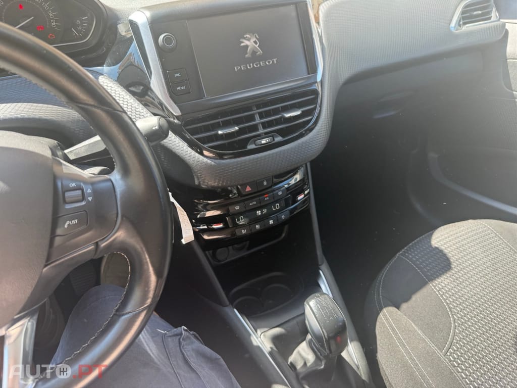 Peugeot 208 1.5 BlueHDi Allure