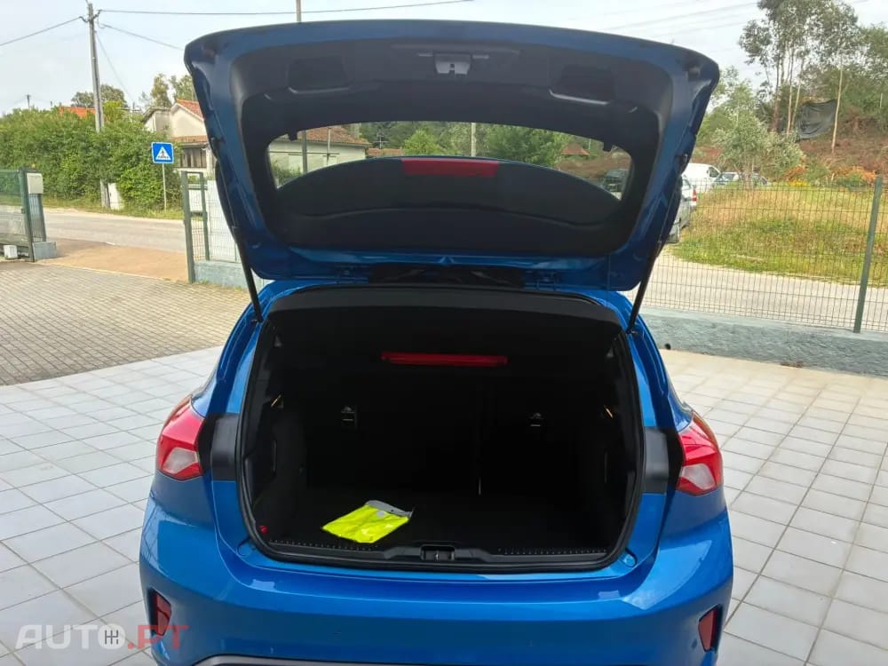 Ford Focus 1.0 EcoBoost Mild-Hybrid ST-Line X