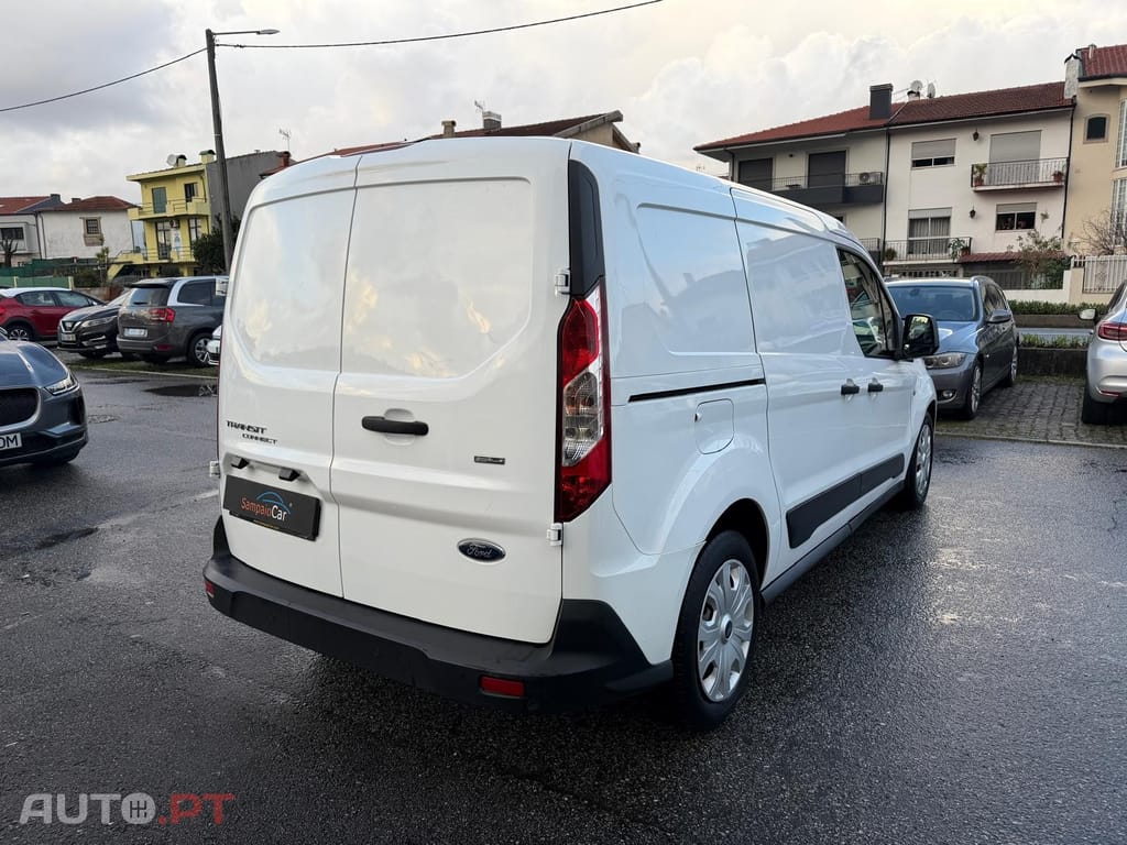 Ford Tourneo Grand 1.5 TDCi Active