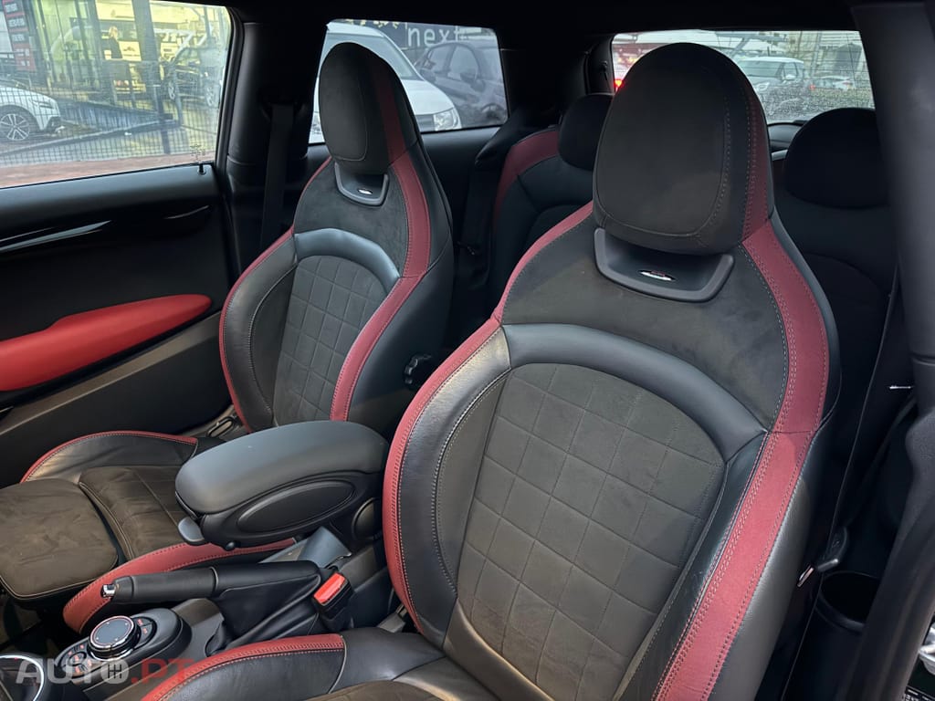 MINI Cooper John Cooper Works Plus Auto Desportiva