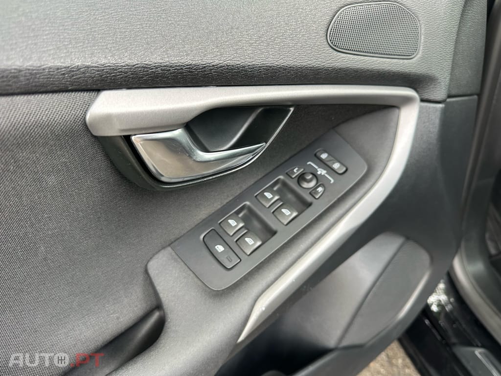 Volvo V40 2.0 D2 Momentum Eco