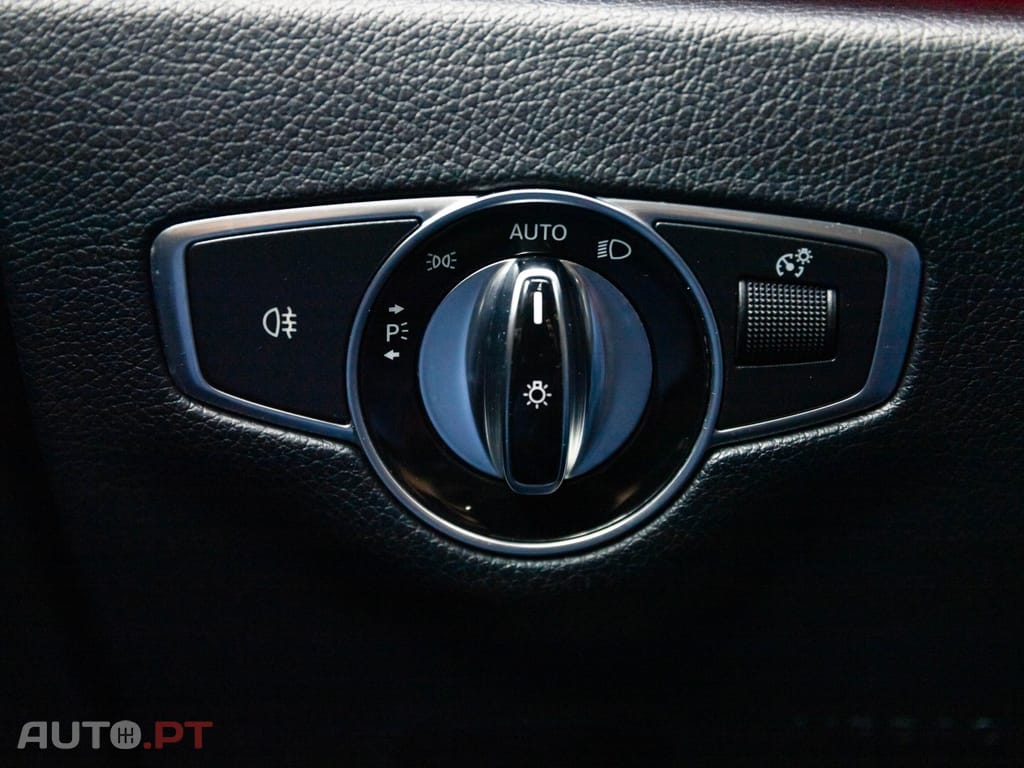 Mercedes-Benz E 220 d AMG Line
