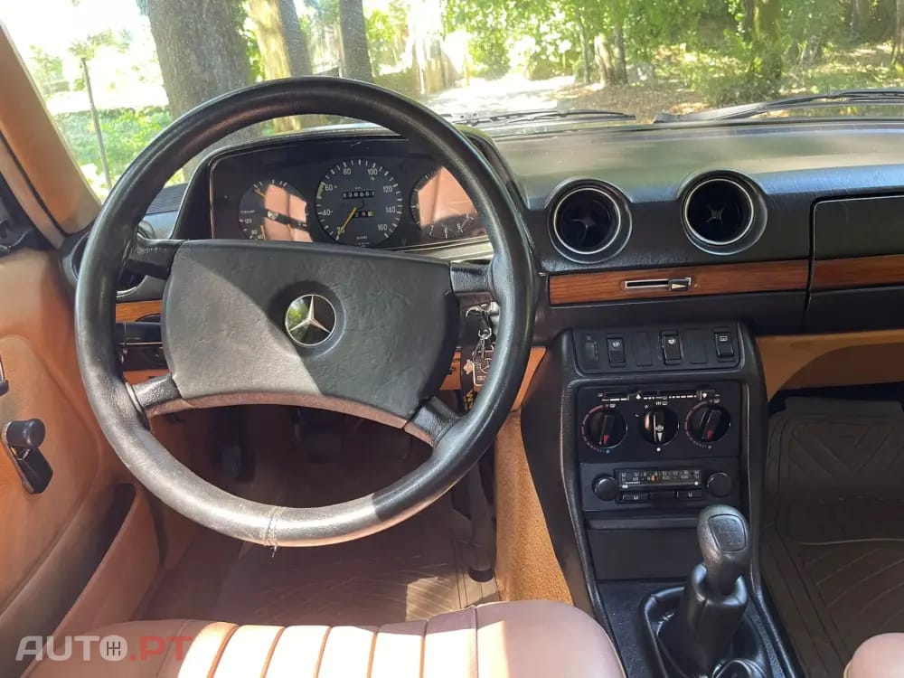 Mercedes-Benz 240 ND