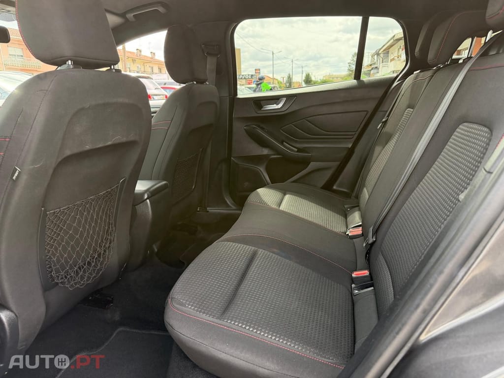 Ford Focus SW 1.0 EcoBoost MHEV ST-Line