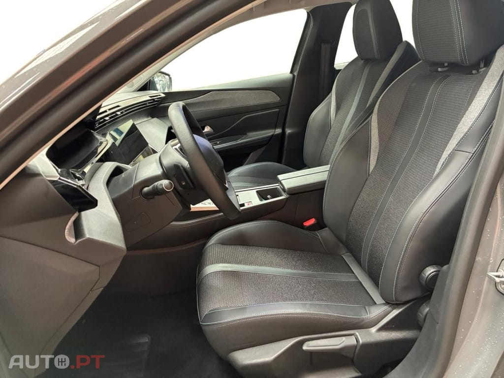 Peugeot 408 1.2 Hybrid Allure e-DCS6