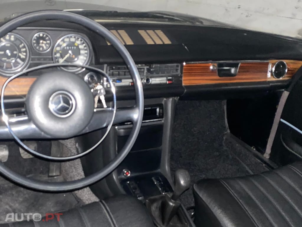 Mercedes-Benz 250 CE