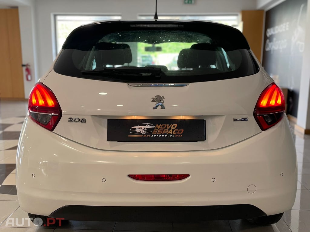 Peugeot 208 BlueHDi Style