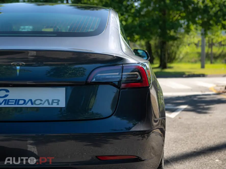 Tesla Model 3 Standard Range Plus RWD