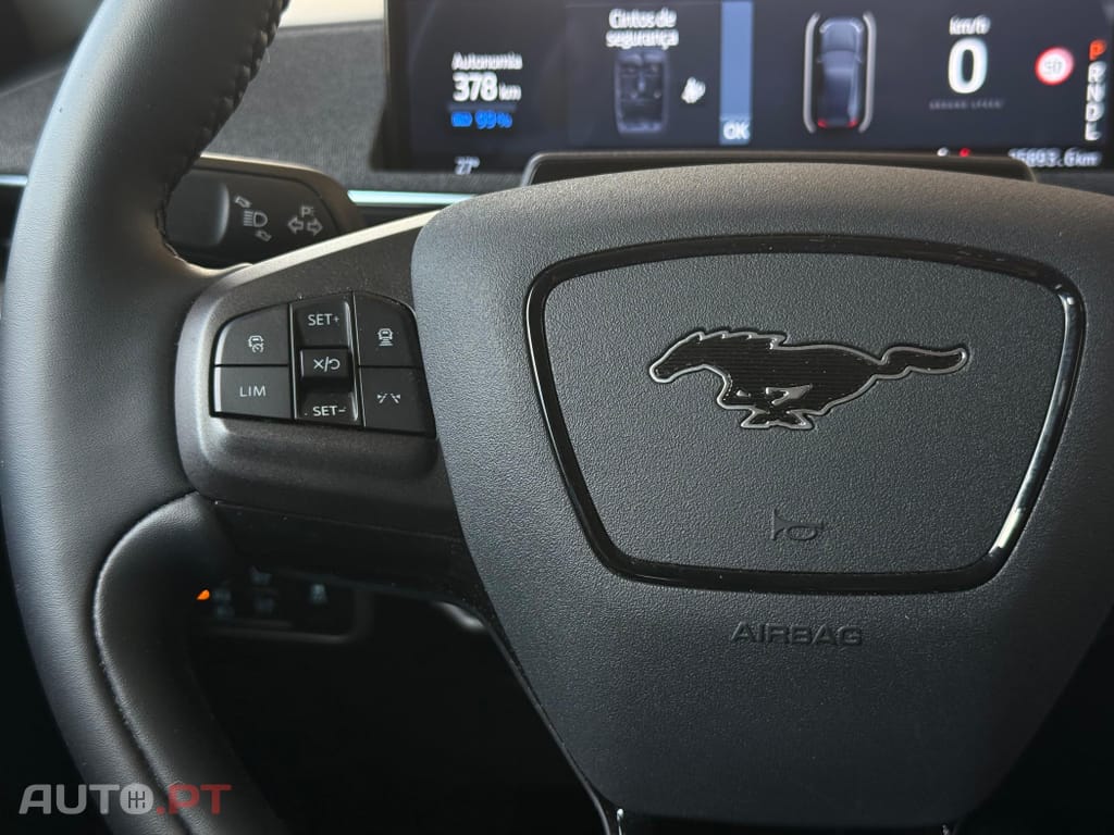 Ford Mustang Mach-E 72.6 kWh Base