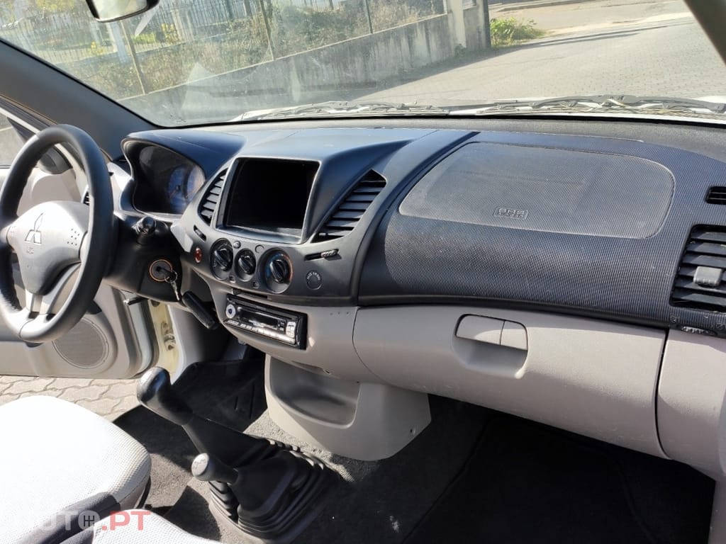 Mitsubishi L200 2.5 DID 4X4 CAB. SIMPLES