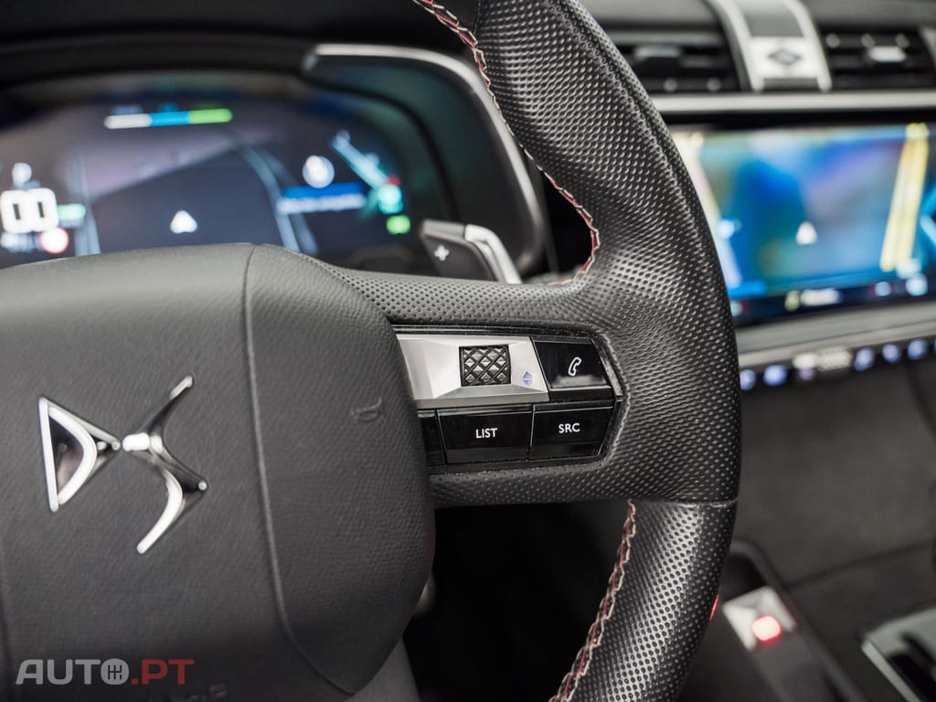 DS DS7 Crossback E-Tense Performance Line EAT8