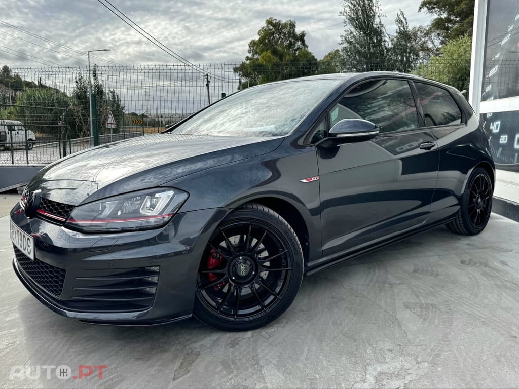 Volkswagen Golf 2.0 TSI GTI