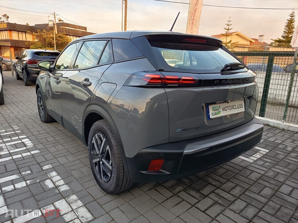 Peugeot E-2008 54 kWh Style