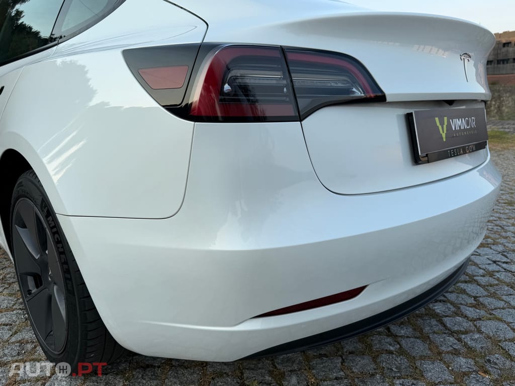 Tesla Model 3 RWD