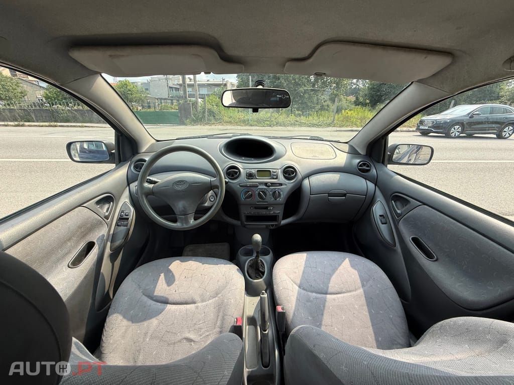 Toyota Yaris 1.0 Base