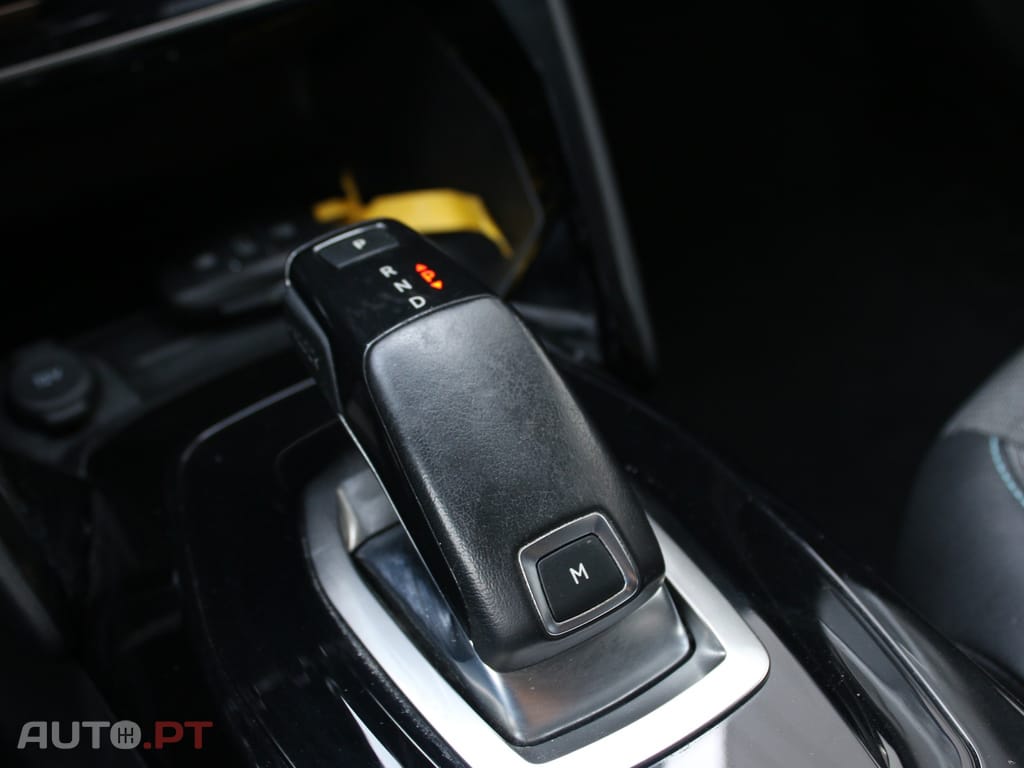 Peugeot 2008 1.5 BlueHDi Allure EAT8