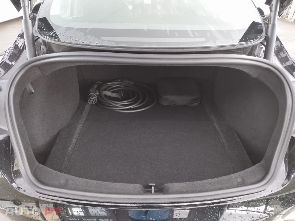 Tesla Model 3 Tração Traseira