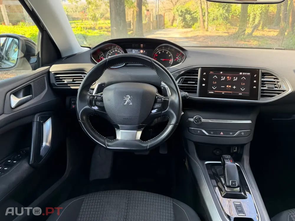 Peugeot 308 1.2 PureTech Allure EAT8