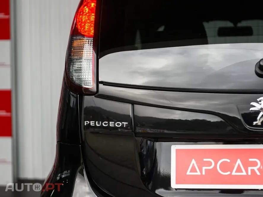 Peugeot iOn Active