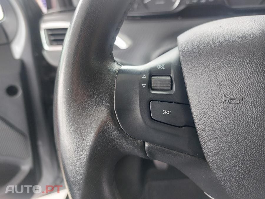 Peugeot 2008 1.5 BlueHDi Signature