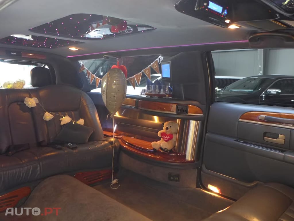 Lincoln Town Car Excalibur